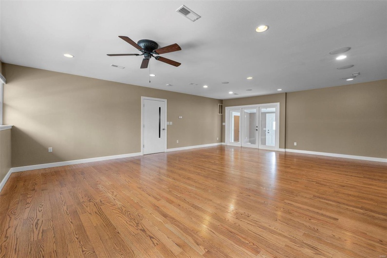 1615 Cherokee Street, Jackson, Missouri 63755, 3 Bedrooms Bedrooms, 15 Rooms Rooms,3 BathroomsBathrooms,Residential,For Sale,Cherokee,MAR25022835