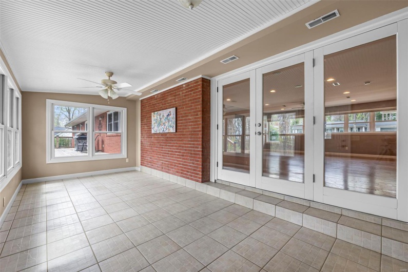 1615 Cherokee Street, Jackson, Missouri 63755, 3 Bedrooms Bedrooms, 15 Rooms Rooms,3 BathroomsBathrooms,Residential,For Sale,Cherokee,MAR25022835