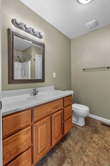 215 Stonewall Drive, Jackson, Missouri 63755, 3 Bedrooms Bedrooms, 8 Rooms Rooms,2 BathroomsBathrooms,Residential,For Sale,Stonewall,MAR25028784