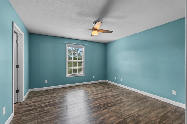 215 Stonewall Drive, Jackson, Missouri 63755, 3 Bedrooms Bedrooms, 8 Rooms Rooms,2 BathroomsBathrooms,Residential,For Sale,Stonewall,MAR25028784