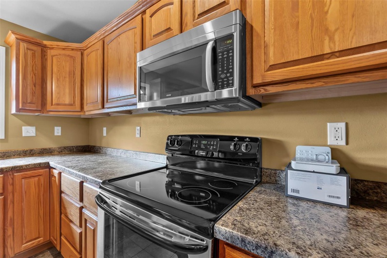 215 Stonewall Drive, Jackson, Missouri 63755, 3 Bedrooms Bedrooms, 8 Rooms Rooms,2 BathroomsBathrooms,Residential,For Sale,Stonewall,MAR25028784