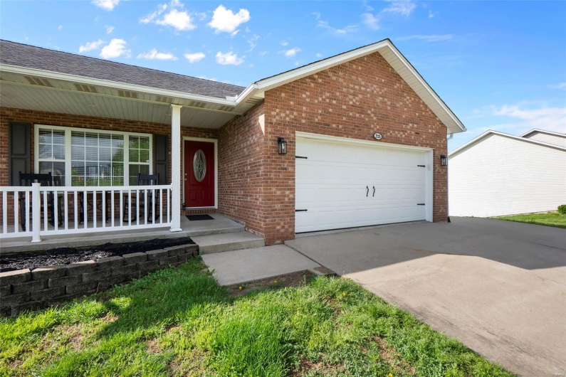 215 Stonewall Drive, Jackson, Missouri 63755, 3 Bedrooms Bedrooms, 8 Rooms Rooms,2 BathroomsBathrooms,Residential,For Sale,Stonewall,MAR25028784