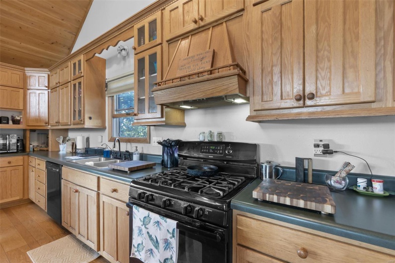 29717 State Highway 34, Marble Hill, Missouri 63764, 5 Bedrooms Bedrooms, 10 Rooms Rooms,4 BathroomsBathrooms,Residential,For Sale,State Highway 34,MAR25028787