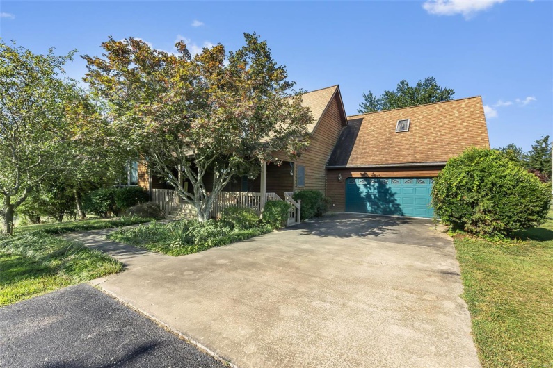 29717 State Highway 34, Marble Hill, Missouri 63764, 5 Bedrooms Bedrooms, 10 Rooms Rooms,4 BathroomsBathrooms,Residential,For Sale,State Highway 34,MAR25028787