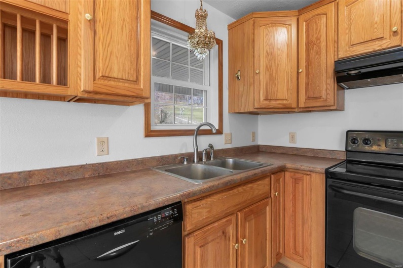 250 Brandy Lane, Cape Girardeau, Missouri 63701, 5 Bedrooms Bedrooms, 9 Rooms Rooms,3 BathroomsBathrooms,Residential,For Sale,Brandy,MAR25028970