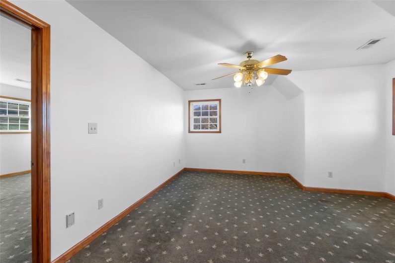 250 Brandy Lane, Cape Girardeau, Missouri 63701, 5 Bedrooms Bedrooms, 9 Rooms Rooms,3 BathroomsBathrooms,Residential,For Sale,Brandy,MAR25028970