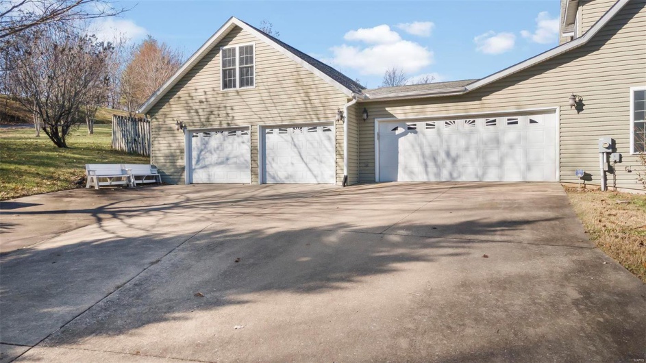 250 Brandy Lane, Cape Girardeau, Missouri 63701, 5 Bedrooms Bedrooms, 9 Rooms Rooms,3 BathroomsBathrooms,Residential,For Sale,Brandy,MAR25028970