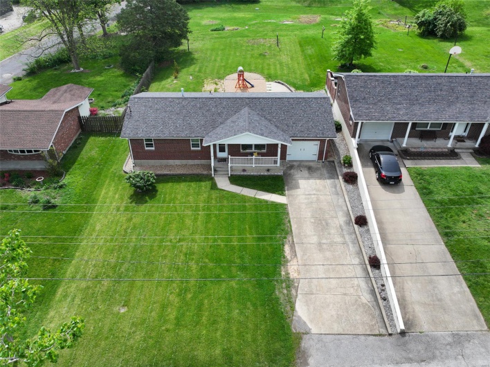 218 Riverview Drive, Ste Genevieve, Missouri 63670, 2 Bedrooms Bedrooms, 8 Rooms Rooms,1 BathroomBathrooms,Residential,For Sale,Riverview,MAR25028570