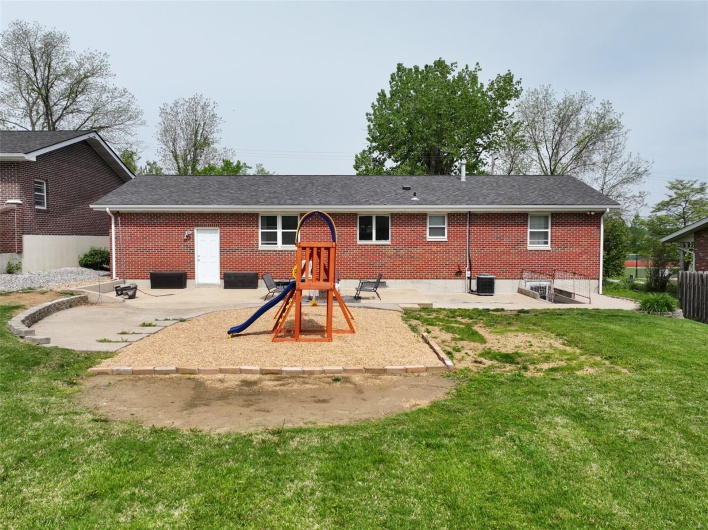 218 Riverview Drive, Ste Genevieve, Missouri 63670, 2 Bedrooms Bedrooms, 8 Rooms Rooms,1 BathroomBathrooms,Residential,For Sale,Riverview,MAR25028570