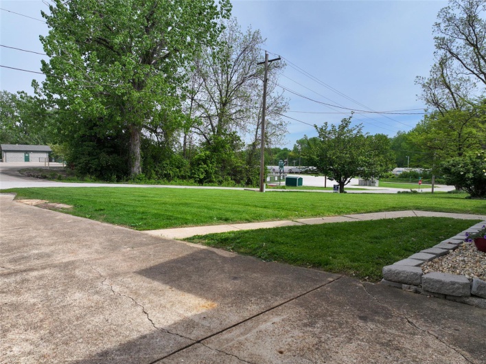 218 Riverview Drive, Ste Genevieve, Missouri 63670, 2 Bedrooms Bedrooms, 8 Rooms Rooms,1 BathroomBathrooms,Residential,For Sale,Riverview,MAR25028570