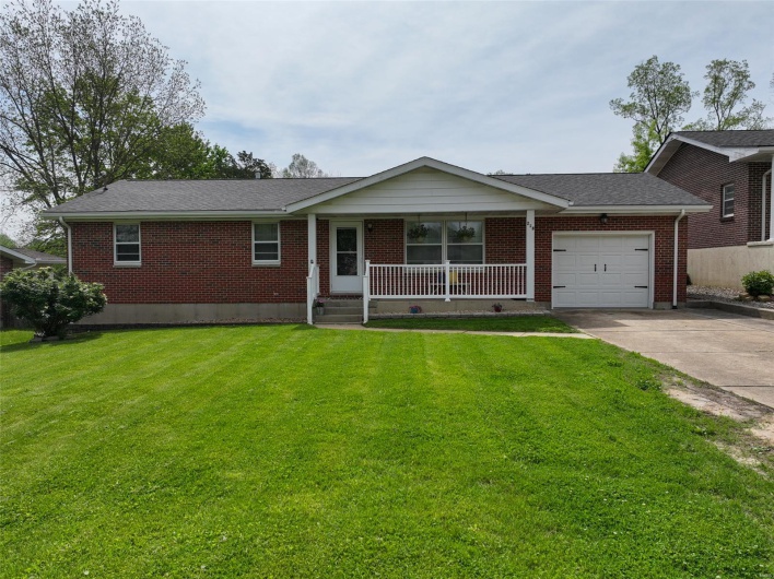 218 Riverview Drive, Ste Genevieve, Missouri 63670, 2 Bedrooms Bedrooms, 8 Rooms Rooms,1 BathroomBathrooms,Residential,For Sale,Riverview,MAR25028570