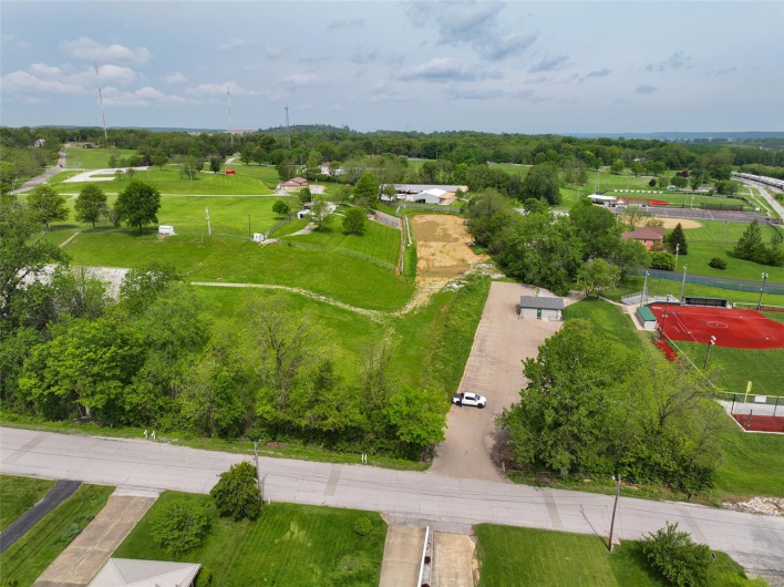 218 Riverview Drive, Ste Genevieve, Missouri 63670, 2 Bedrooms Bedrooms, 8 Rooms Rooms,1 BathroomBathrooms,Residential,For Sale,Riverview,MAR25028570