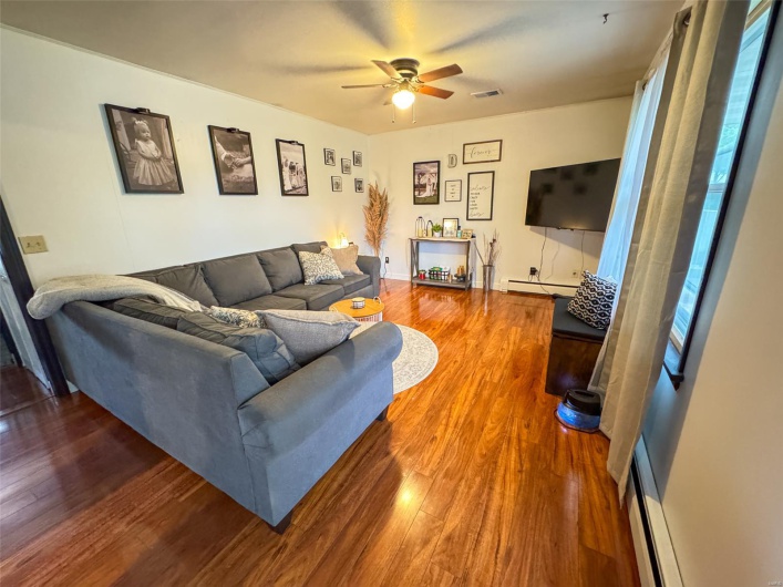 218 Riverview Drive, Ste Genevieve, Missouri 63670, 2 Bedrooms Bedrooms, 8 Rooms Rooms,1 BathroomBathrooms,Residential,For Sale,Riverview,MAR25028570