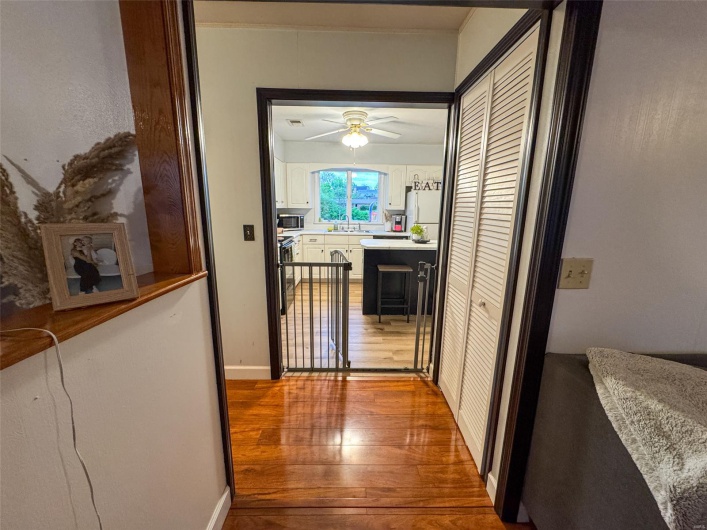 218 Riverview Drive, Ste Genevieve, Missouri 63670, 2 Bedrooms Bedrooms, 8 Rooms Rooms,1 BathroomBathrooms,Residential,For Sale,Riverview,MAR25028570