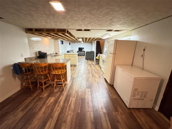 218 Riverview Drive, Ste Genevieve, Missouri 63670, 2 Bedrooms Bedrooms, 8 Rooms Rooms,1 BathroomBathrooms,Residential,For Sale,Riverview,MAR25028570