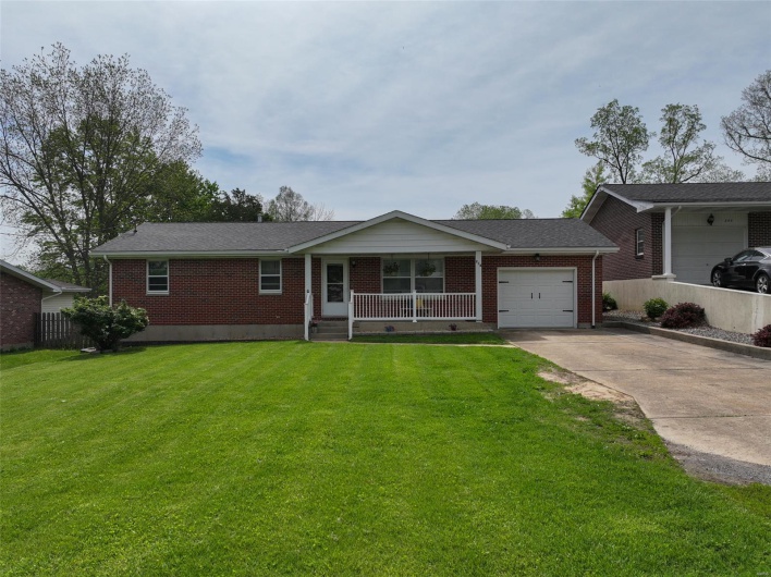 218 Riverview Drive, Ste Genevieve, Missouri 63670, 2 Bedrooms Bedrooms, 8 Rooms Rooms,1 BathroomBathrooms,Residential,For Sale,Riverview,MAR25028570