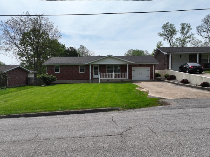 218 Riverview Drive, Ste Genevieve, Missouri 63670, 2 Bedrooms Bedrooms, 8 Rooms Rooms,1 BathroomBathrooms,Residential,For Sale,Riverview,MAR25028570