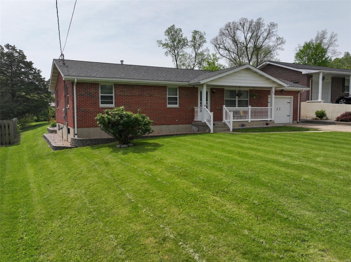 218 Riverview Drive, Ste Genevieve, Missouri 63670, 2 Bedrooms Bedrooms, 8 Rooms Rooms,1 BathroomBathrooms,Residential,For Sale,Riverview,MAR25028570