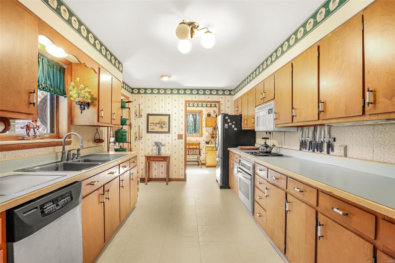 858 Wayne RM, Silva, Missouri 63964, 3 Bedrooms Bedrooms, 12 Rooms Rooms,3 BathroomsBathrooms,Farm,For Sale,Wayne RM,MAR25012560