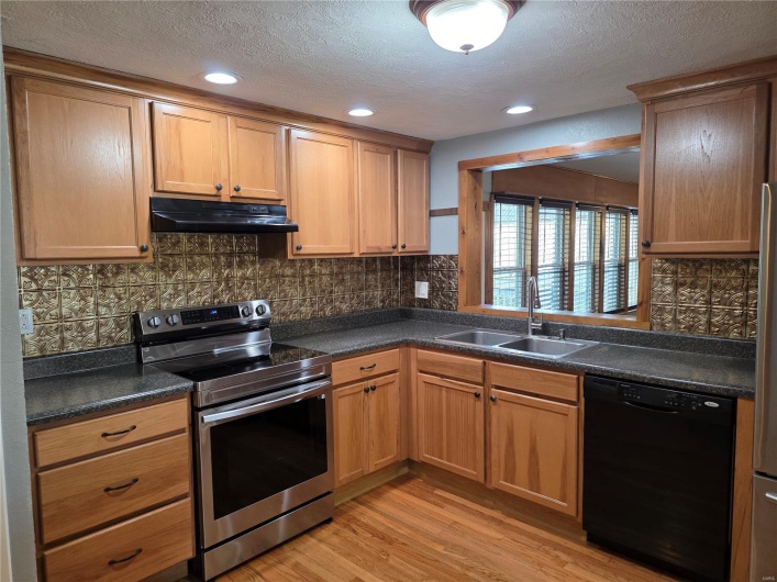 306 Edna Lane, Sparta, Illinois 62286, 3 Bedrooms Bedrooms, 9 Rooms Rooms,2 BathroomsBathrooms,Residential,For Sale,Edna,MAR25028725