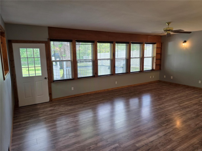 306 Edna Lane, Sparta, Illinois 62286, 3 Bedrooms Bedrooms, 9 Rooms Rooms,2 BathroomsBathrooms,Residential,For Sale,Edna,MAR25028725