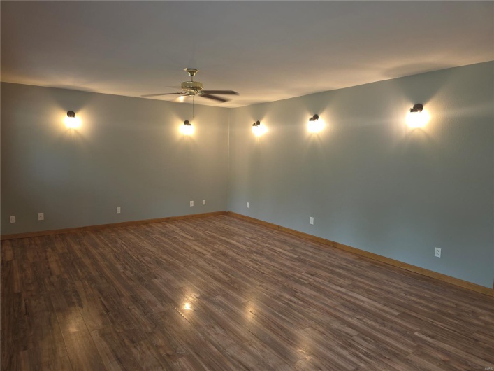 306 Edna Lane, Sparta, Illinois 62286, 3 Bedrooms Bedrooms, 9 Rooms Rooms,2 BathroomsBathrooms,Residential,For Sale,Edna,MAR25028725