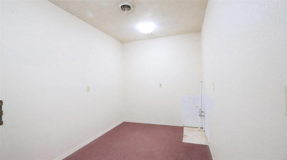 833 Weber Road, Farmington, Missouri 63640, ,Commercial Sale,For Sale,Weber,MAR25028964