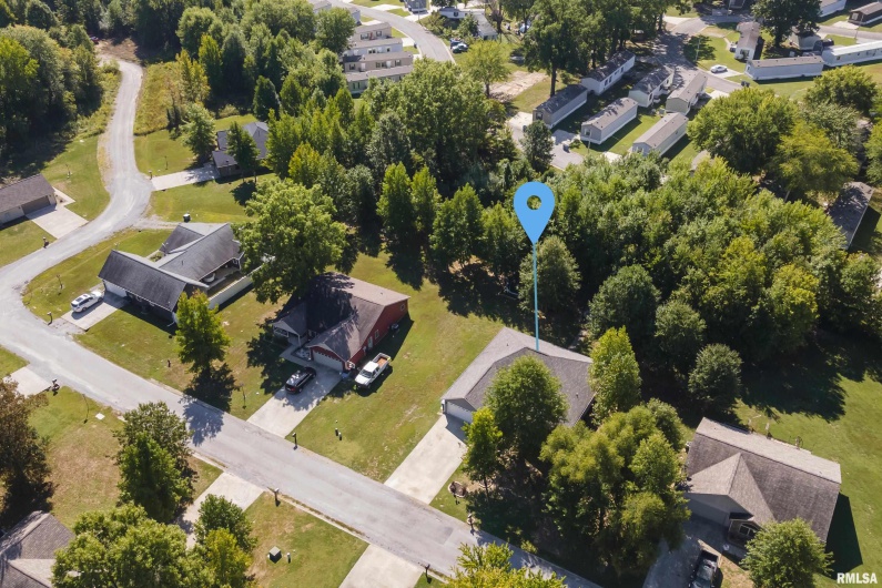 305 Noah Lane, Carterville, Illinois 62918, 4 Bedrooms Bedrooms, 0 ,2 BathroomsBathrooms,Residential,For Sale,Noah,0,RMAEB457795