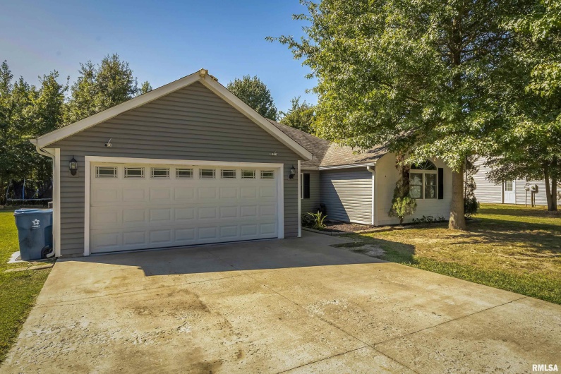 305 Noah Lane, Carterville, Illinois 62918, 4 Bedrooms Bedrooms, 0 ,2 BathroomsBathrooms,Residential,For Sale,Noah,0,RMAEB457795