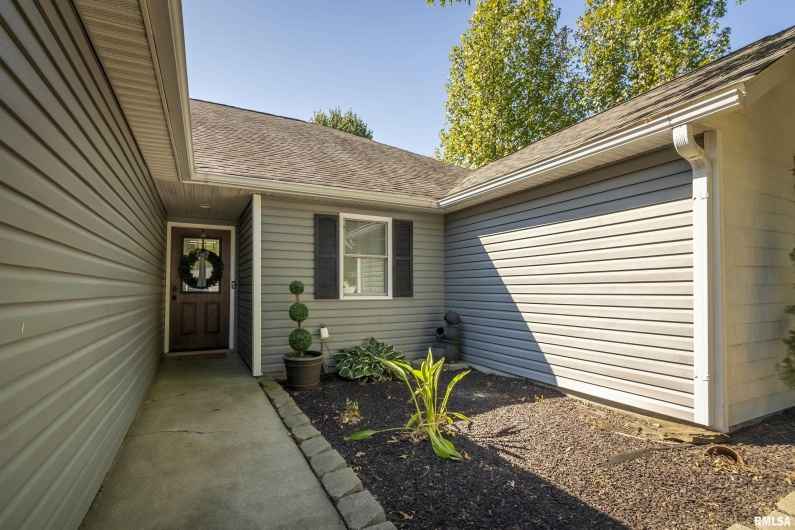 305 Noah Lane, Carterville, Illinois 62918, 4 Bedrooms Bedrooms, 0 ,2 BathroomsBathrooms,Residential,For Sale,Noah,0,RMAEB457795