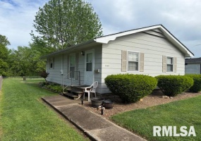 1109 Gent Avenue, Johnston City, Illinois 62951, 2 Bedrooms Bedrooms, 0 ,1 BathroomBathrooms,Residential,For Sale,Gent,0,RMAEB457800