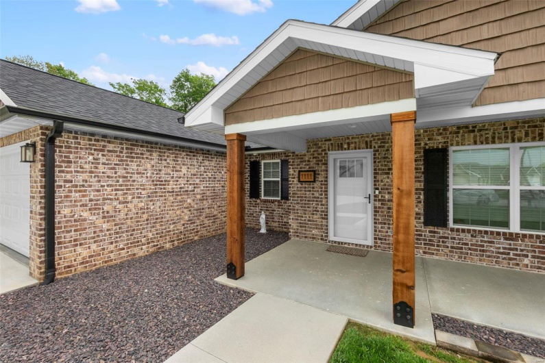 1111 Tulach Ard Court, Jackson, Missouri 63755, 3 Bedrooms Bedrooms, 7 Rooms Rooms,2 BathroomsBathrooms,Residential,For Sale,Tulach Ard,MAR25029243