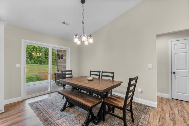 1111 Tulach Ard Court, Jackson, Missouri 63755, 3 Bedrooms Bedrooms, 7 Rooms Rooms,2 BathroomsBathrooms,Residential,For Sale,Tulach Ard,MAR25029243