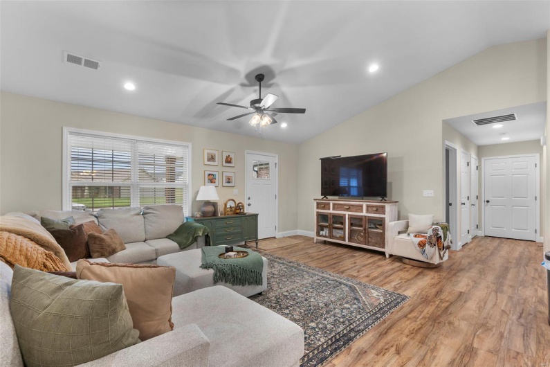 1111 Tulach Ard Court, Jackson, Missouri 63755, 3 Bedrooms Bedrooms, 7 Rooms Rooms,2 BathroomsBathrooms,Residential,For Sale,Tulach Ard,MAR25029243