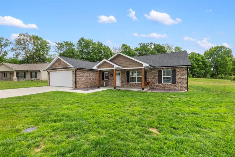 1111 Tulach Ard Court, Jackson, Missouri 63755, 3 Bedrooms Bedrooms, 7 Rooms Rooms,2 BathroomsBathrooms,Residential,For Sale,Tulach Ard,MAR25029243