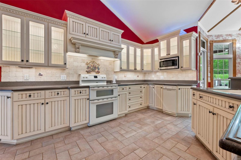 2920 County Road 638, Cape Girardeau, Missouri 63701, 5 Bedrooms Bedrooms, 7 Rooms Rooms,4 BathroomsBathrooms,Residential,For Sale,County Road 638,MAR25021057