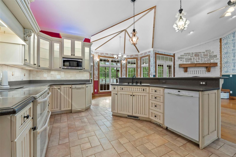 2920 County Road 638, Cape Girardeau, Missouri 63701, 5 Bedrooms Bedrooms, 7 Rooms Rooms,4 BathroomsBathrooms,Residential,For Sale,County Road 638,MAR25021057