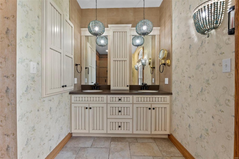 2920 County Road 638, Cape Girardeau, Missouri 63701, 5 Bedrooms Bedrooms, 7 Rooms Rooms,4 BathroomsBathrooms,Residential,For Sale,County Road 638,MAR25021057