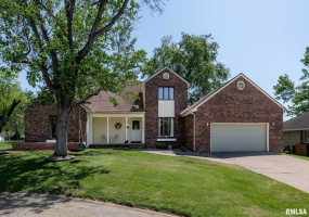 1203 ABBEY Lane, Marion, Illinois 62959, 4 Bedrooms Bedrooms, 0 ,3 BathroomsBathrooms,Residential,For Sale,ABBEY,0,RMAQC4262903