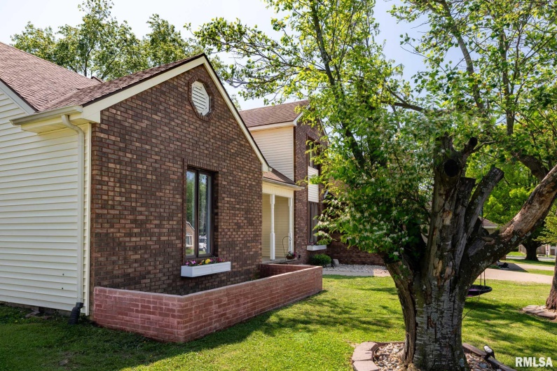 1203 ABBEY Lane, Marion, Illinois 62959, 4 Bedrooms Bedrooms, 0 ,3 BathroomsBathrooms,Residential,For Sale,ABBEY,0,RMAQC4262903