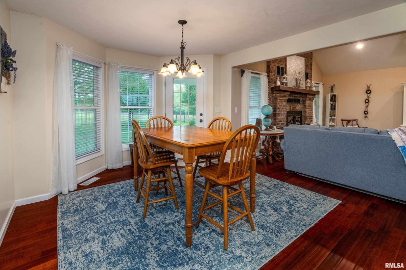 5963 LAKEVIEW Drive, Carterville, Illinois 62918, 4 Bedrooms Bedrooms, 0 ,3 BathroomsBathrooms,Residential,For Sale,LAKEVIEW,0,RMAEB457804