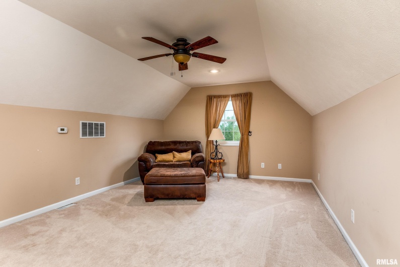 5963 LAKEVIEW Drive, Carterville, Illinois 62918, 4 Bedrooms Bedrooms, 0 ,3 BathroomsBathrooms,Residential,For Sale,LAKEVIEW,0,RMAEB457804