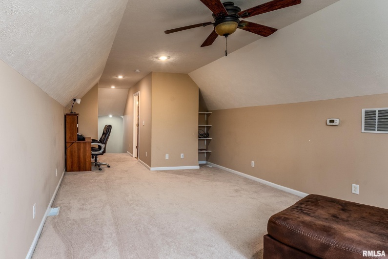 5963 LAKEVIEW Drive, Carterville, Illinois 62918, 4 Bedrooms Bedrooms, 0 ,3 BathroomsBathrooms,Residential,For Sale,LAKEVIEW,0,RMAEB457804