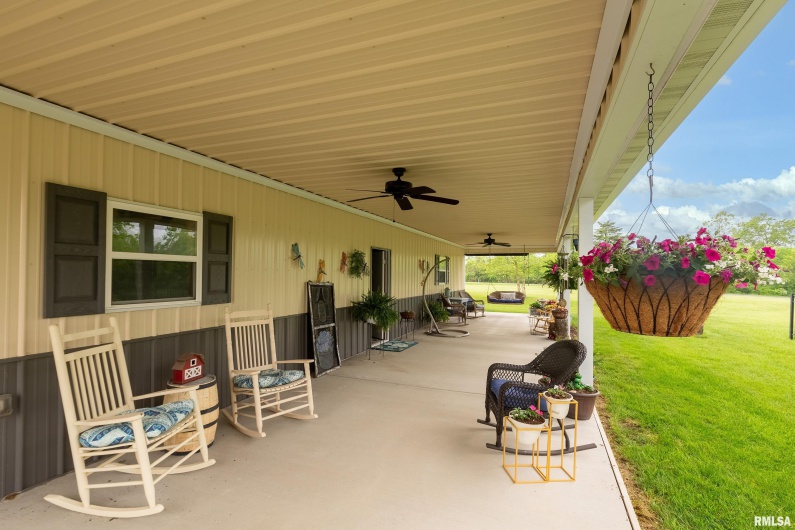 5963 LAKEVIEW Drive, Carterville, Illinois 62918, 4 Bedrooms Bedrooms, 0 ,3 BathroomsBathrooms,Residential,For Sale,LAKEVIEW,0,RMAEB457804