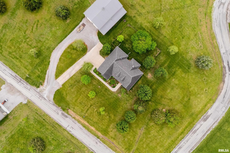 5963 LAKEVIEW Drive, Carterville, Illinois 62918, 4 Bedrooms Bedrooms, 0 ,3 BathroomsBathrooms,Residential,For Sale,LAKEVIEW,0,RMAEB457804