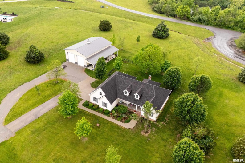 5963 LAKEVIEW Drive, Carterville, Illinois 62918, 4 Bedrooms Bedrooms, 0 ,3 BathroomsBathrooms,Residential,For Sale,LAKEVIEW,0,RMAEB457804