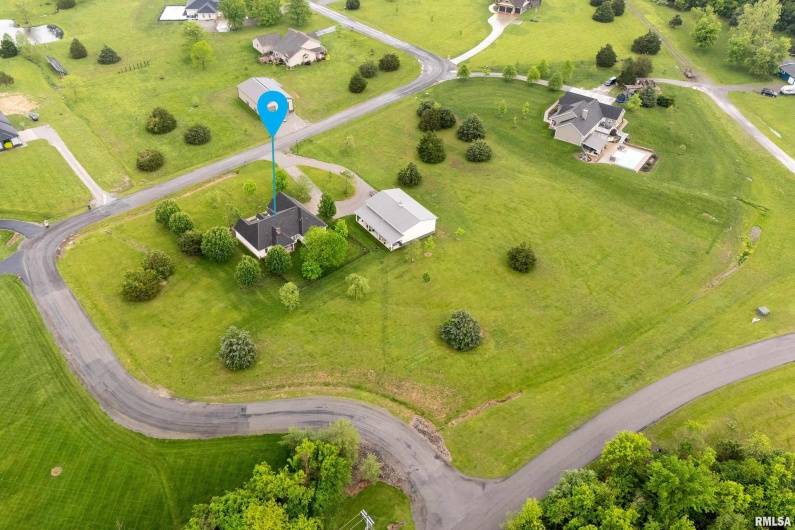 5963 LAKEVIEW Drive, Carterville, Illinois 62918, 4 Bedrooms Bedrooms, 0 ,3 BathroomsBathrooms,Residential,For Sale,LAKEVIEW,0,RMAEB457804