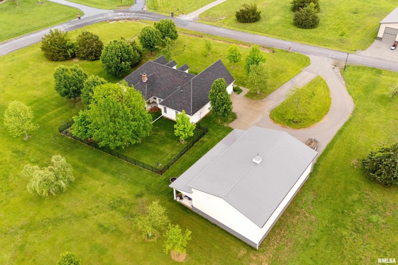5963 LAKEVIEW Drive, Carterville, Illinois 62918, 4 Bedrooms Bedrooms, 0 ,3 BathroomsBathrooms,Residential,For Sale,LAKEVIEW,0,RMAEB457804