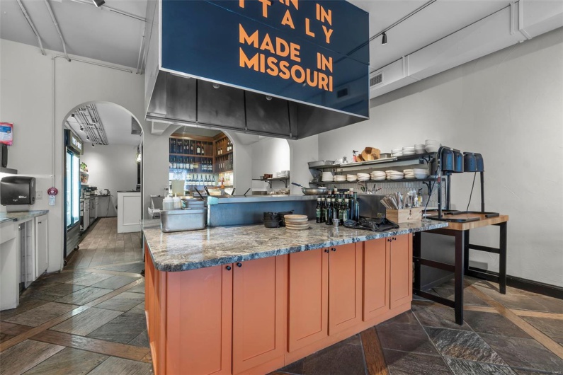 127 Main Street, Cape Girardeau, Missouri 63701, ,Commercial Lease,For Sale,Main,MAR25029311