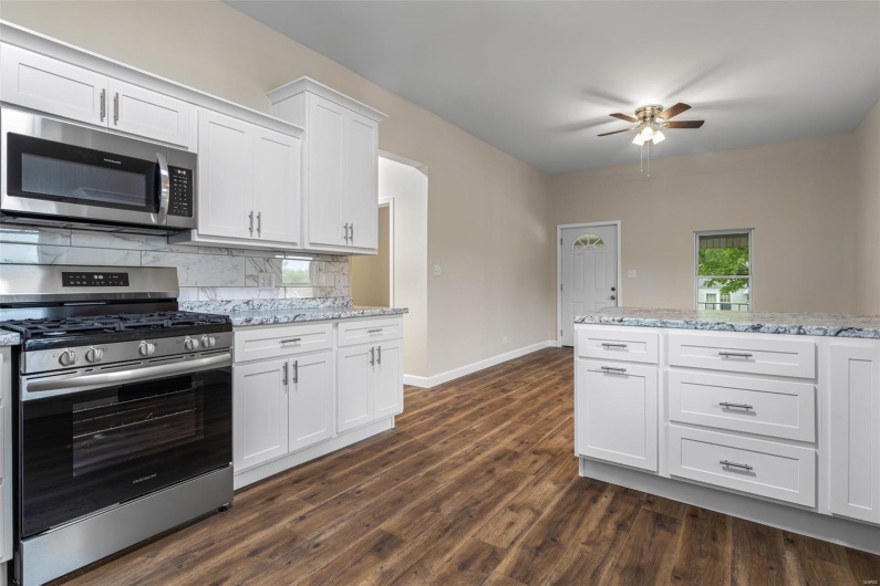 300 Lewis Street, Park Hills, Missouri 63601, 3 Bedrooms Bedrooms, 5 Rooms Rooms,1 BathroomBathrooms,Residential,For Sale,Lewis,MAR25029185